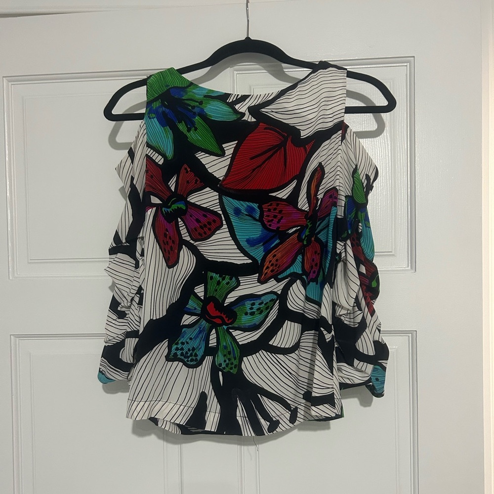 Beautiful designer Albert Malaki blouse